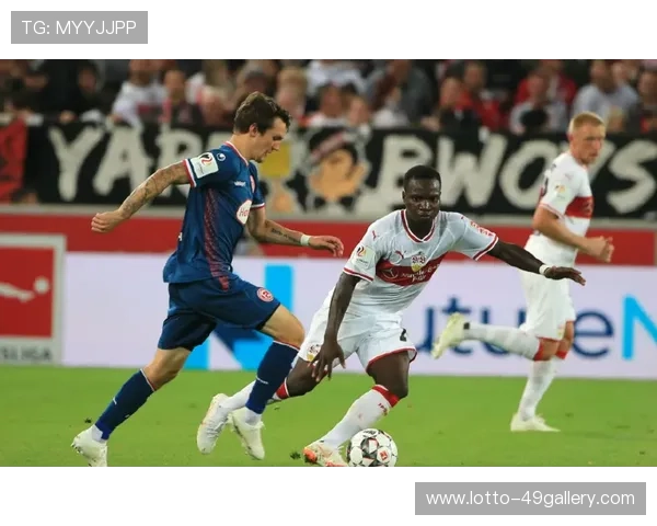 德国杜塞尔多夫足球球星：崭新征程与荣耀梦想的背后故事