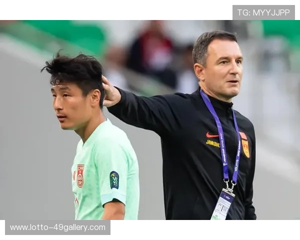 满脑子骚操作的国足球星如何在赛场上演绎奇迹般逆袭与成长